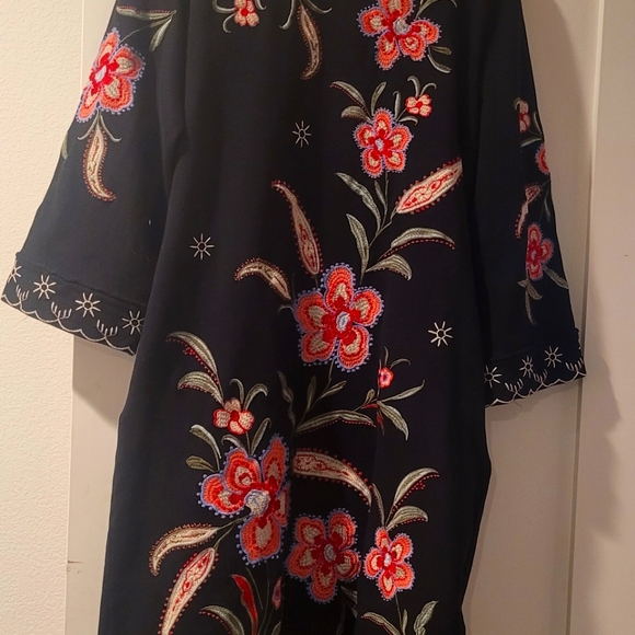 Woman's Kimono - Picture 2 of 5